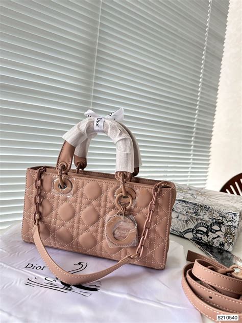 Сумки женские CHRISTIAN DIOR купить на OZON по низкой
